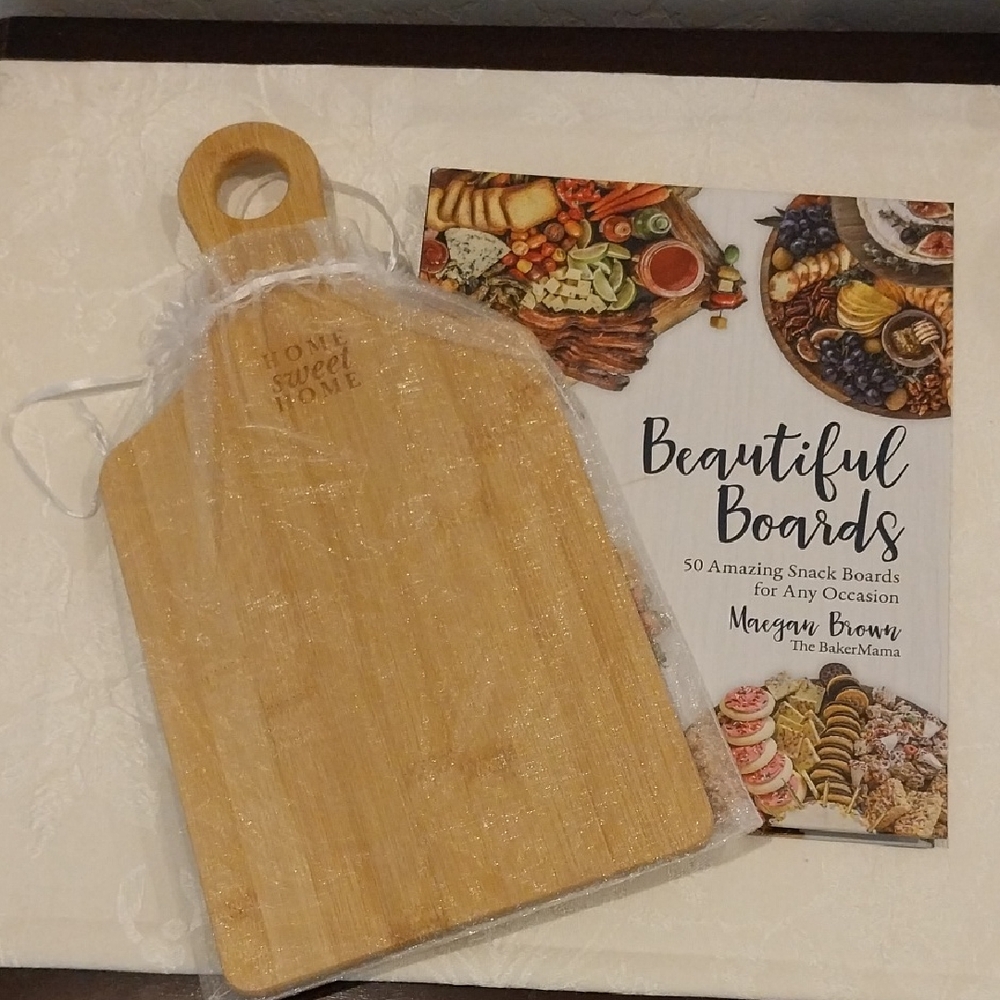 Wooden Cutting Board with Snack Board Book NEW